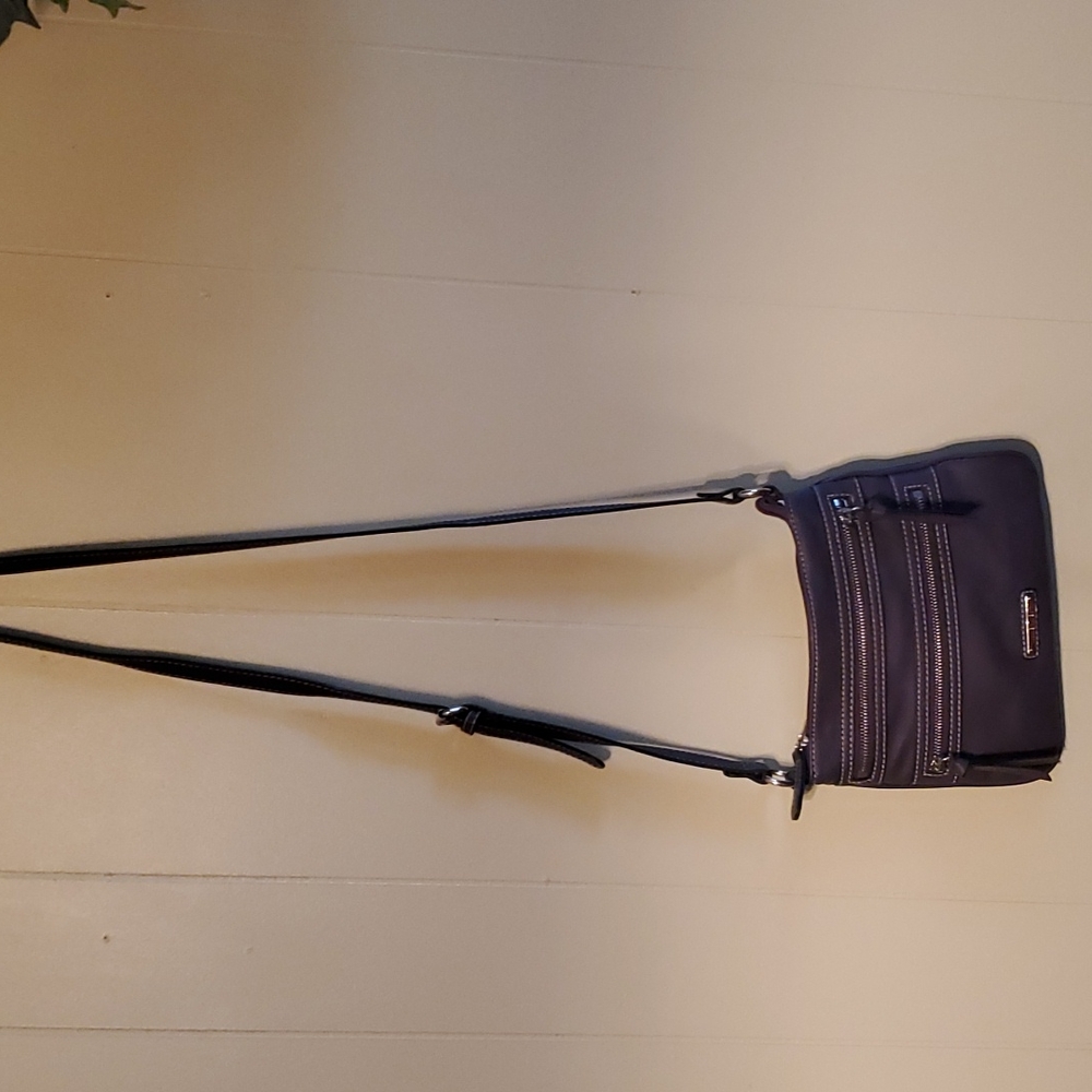 Multi- compartment crossbody